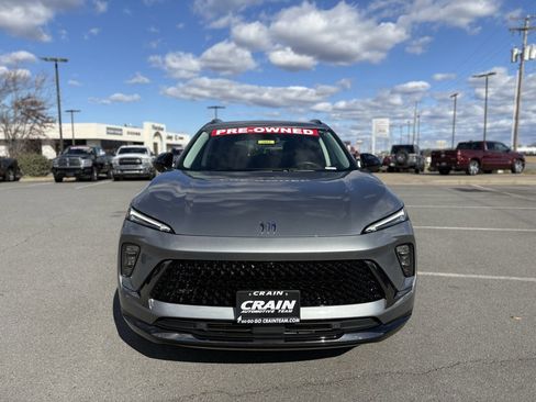 Used 2024 Buick Envision Sport Touring image 2