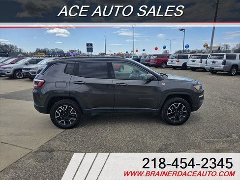 Used 2019 Jeep Compass Trailhawk AWD/4WD image 6