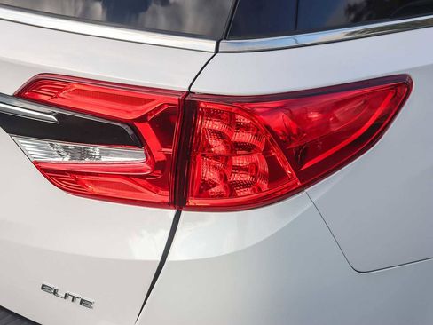 Used 2024 Honda Odyssey Elite image 8