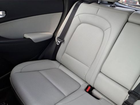 Used 2022 Hyundai Kona Limited FWD image 16