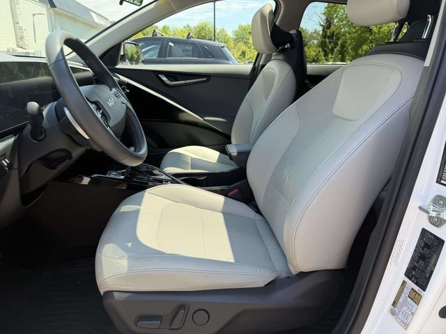 Used 2023 Kia Niro EX Touring FWD image 14