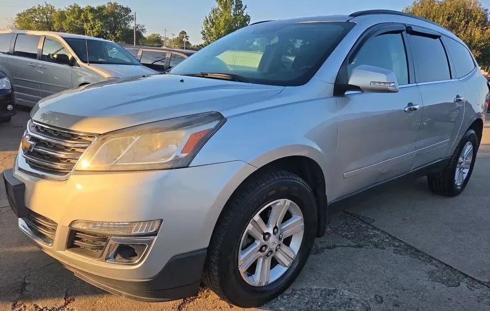 Used 2014 Chevrolet Traverse LT FWD image 1