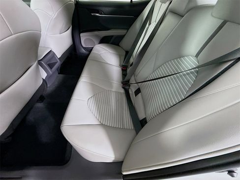 Certified 2022 Toyota Camry SE image 27
