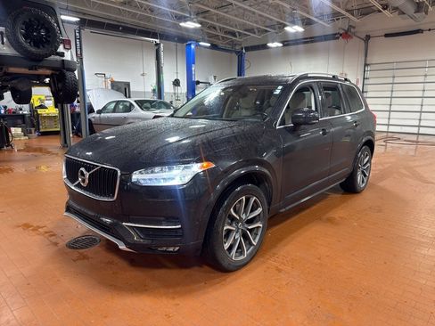 Used 2018 Volvo XC90 T6 Momentum w/ Convenience Package image 3