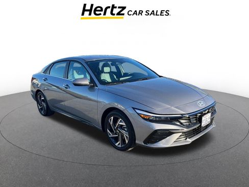 Used 2025 Hyundai Elantra Limited image 1