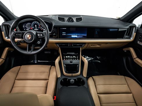 Certified 2026 Porsche Cayenne E-Hybrid image 12