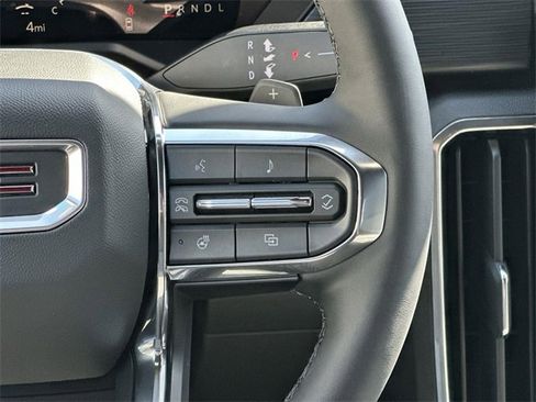 New 2025 GMC Acadia Elevation image 10