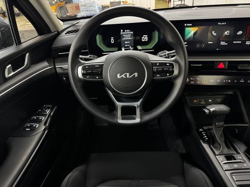 Used 2025 Kia K5 LXS FWD image 12