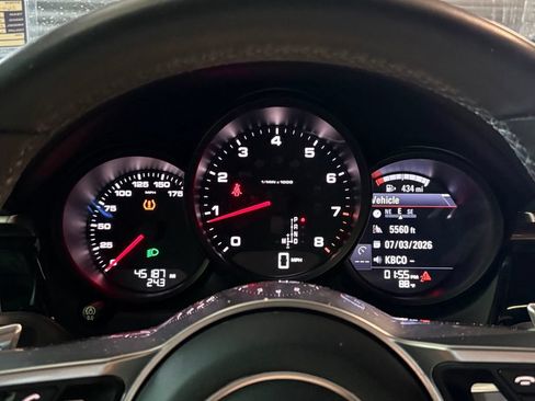 Used 2018 Porsche Macan Sport Edition AWD/4WD image 25
