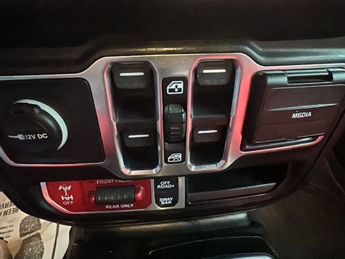 Used 2020 Jeep Gladiator Rubicon image 23