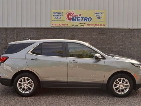 Used 2024 Chevrolet Equinox LT image 1