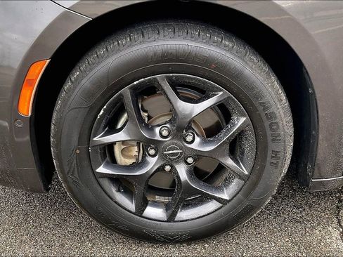 Used 2018 Chrysler Pacifica Limited w/ Advanced Safetytec Group image 8