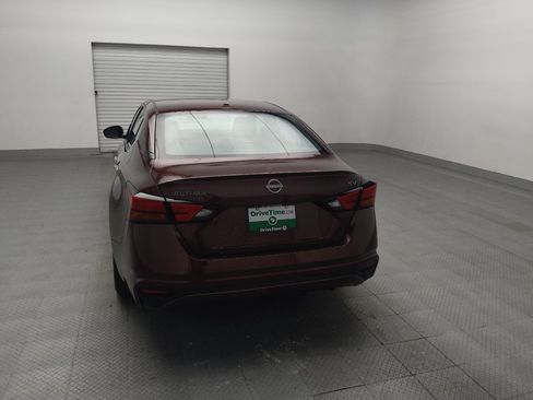 Used 2024 Nissan Altima 2.5 SV FWD image 6