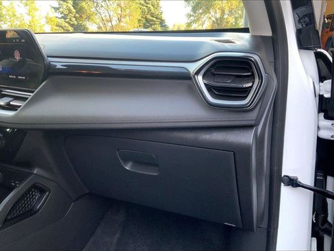 Used 2024 Chevrolet TrailBlazer LT FWD image 16