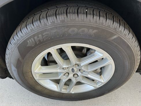 Used 2025 Ford Explorer Active w/ Active Comfort Package image 5