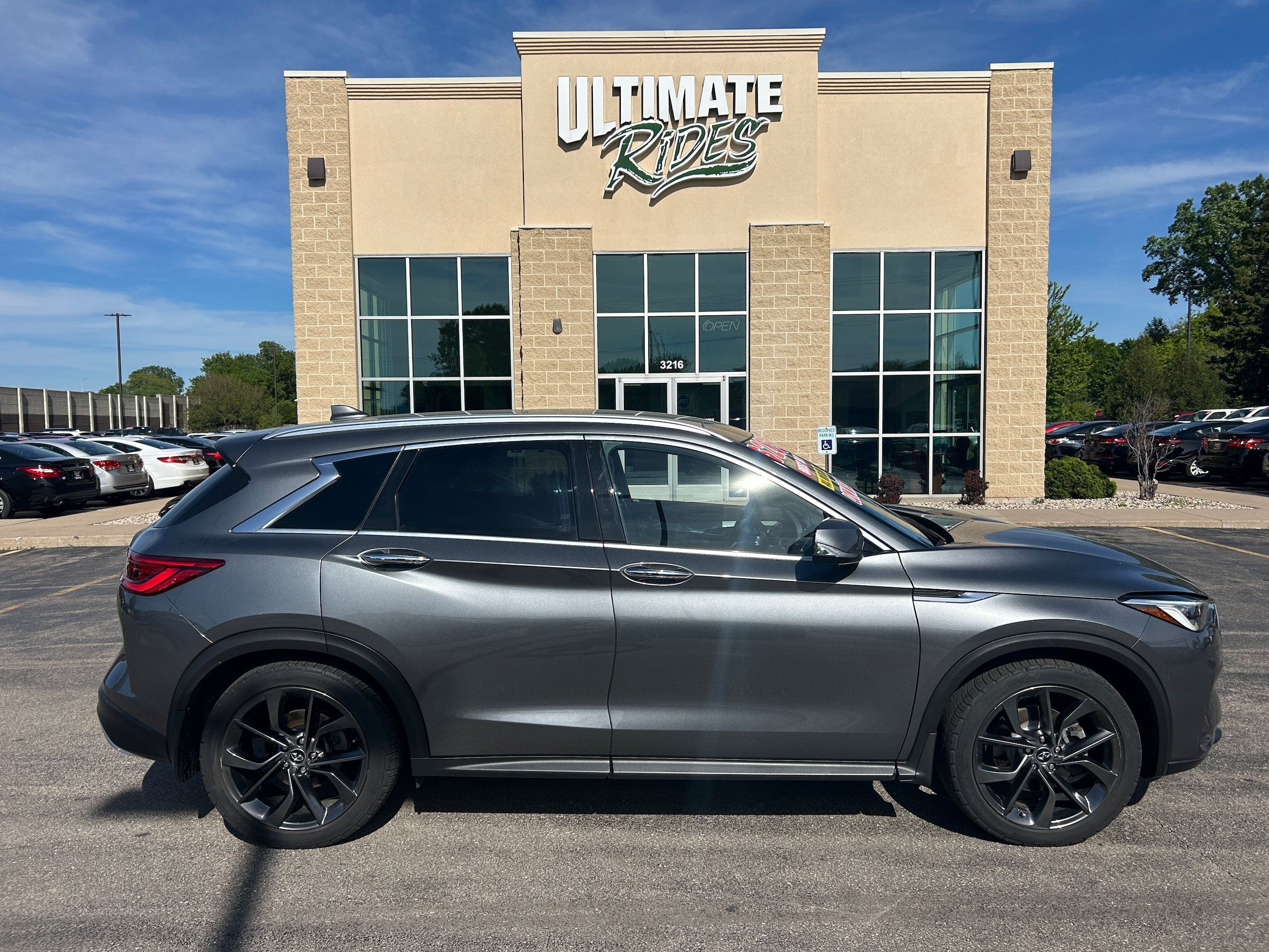 Used 2019 INFINITI QX50 Essential w/ Sensory Package AWD/4WD image 1