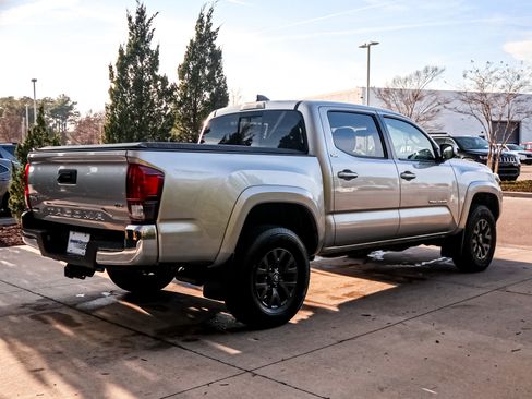 Used 2022 Toyota Tacoma SR5 image 11
