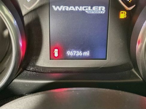 Used 2018 Jeep Wrangler Unlimited Sport AWD/4WD image 16
