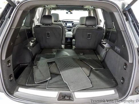 Certified 2024 Cadillac XT6 Premium Luxury FWD image 22