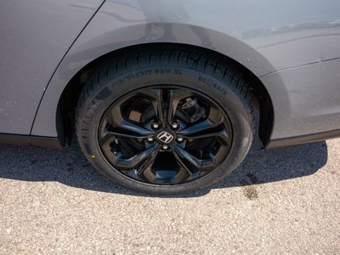 Used 2025 Honda Accord SE image 11