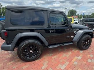 Used 2020 Jeep Wrangler Sport AWD/4WD video 3
