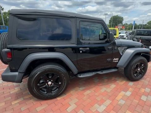 Used 2020 Jeep Wrangler Sport AWD/4WD image 3