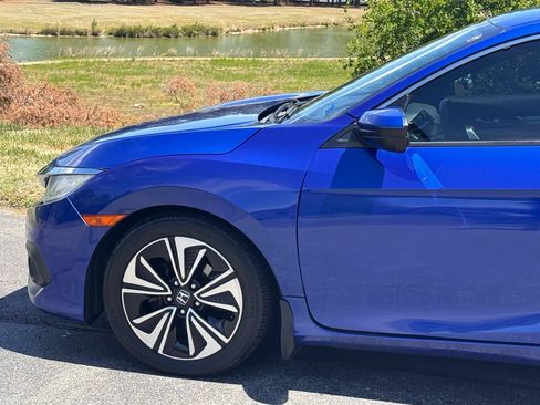 Used 2018 Honda Civic EX-T image 7