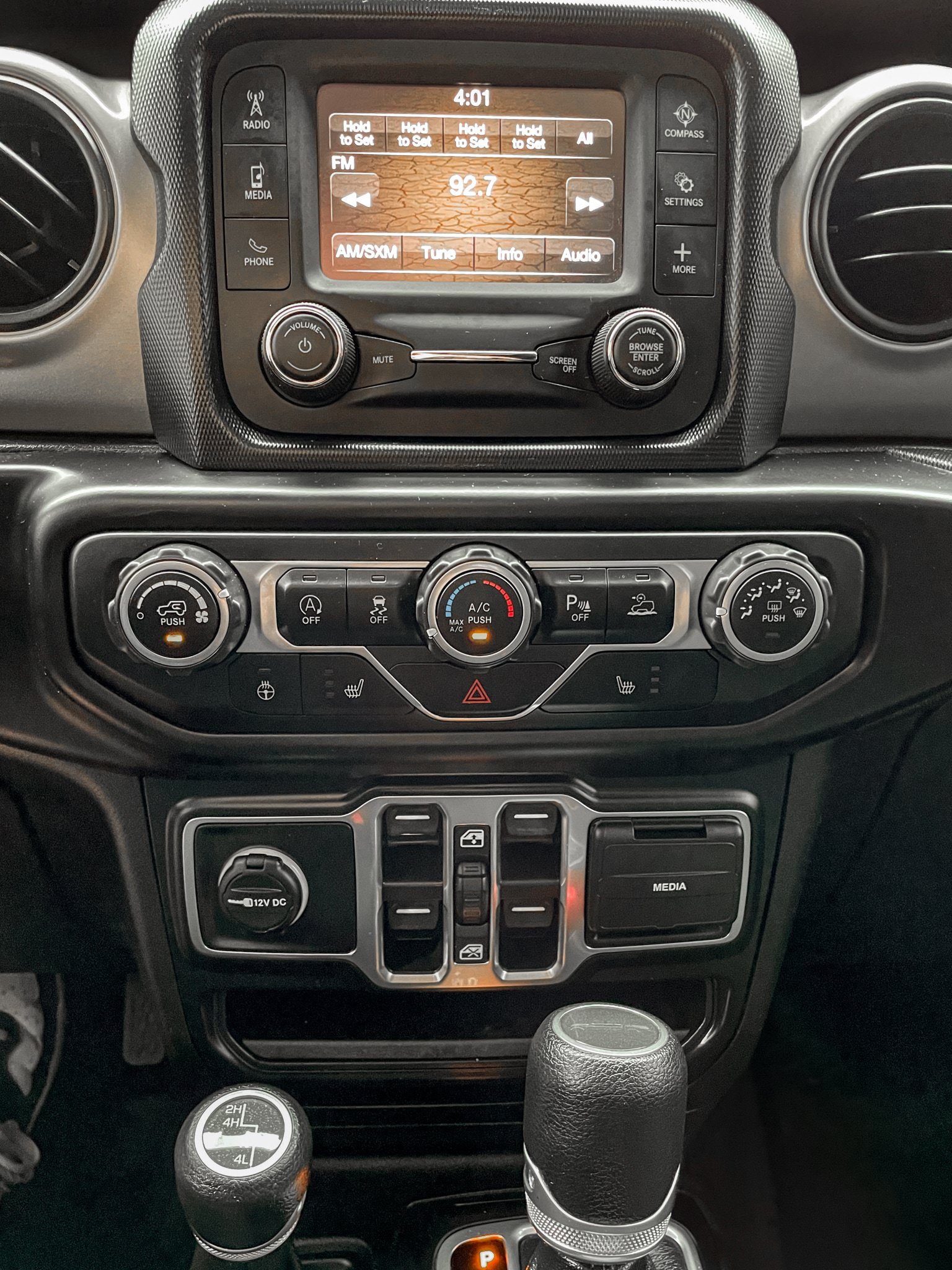 Used 2020 Jeep Gladiator Sport w/ Quick Order Package 24S AWD/4WD image 15