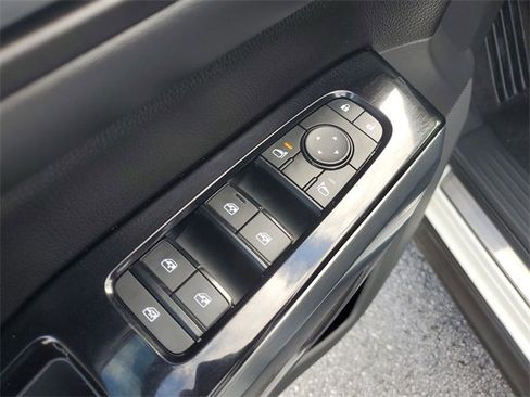 Used 2023 Nissan Pathfinder SL w/ Lighting Package (N92) image 18