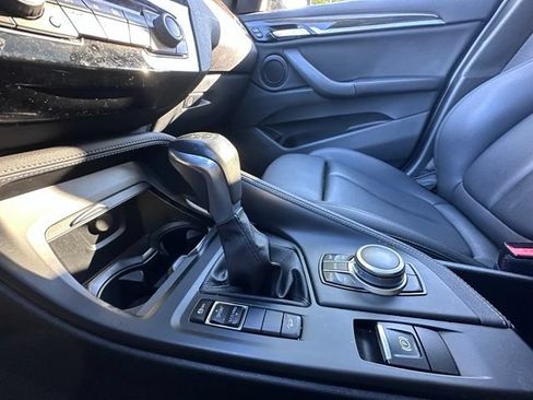 Used 2018 BMW X1 xDrive28i w/ Convenience Package AWD/4WD image 16