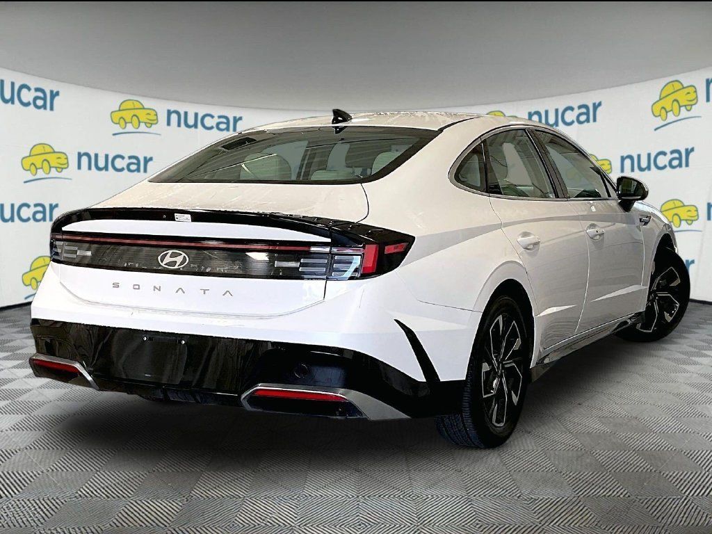 Used 2025 Hyundai Sonata SEL FWD image 6