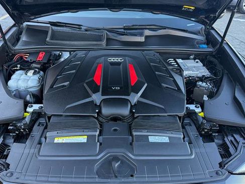 Used 2021 Audi SQ8 Premium Plus w/ SQ8 Black Optic Package image 5