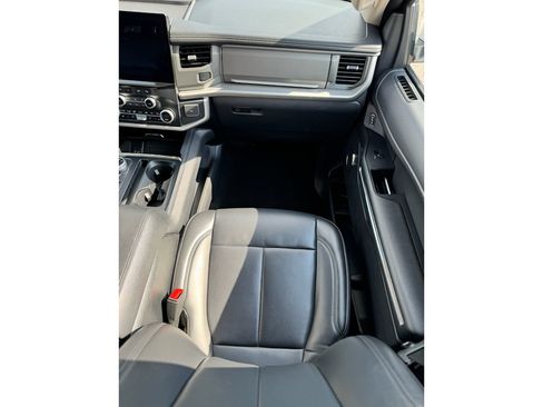 Used 2024 Ford Expedition Max XLT AWD/4WD image 25