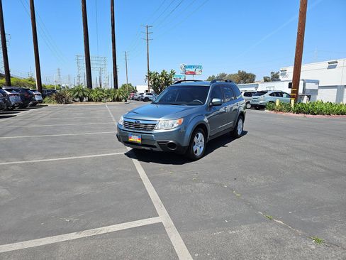 Used 2010 Subaru Forester 2.5X Premium image 3
