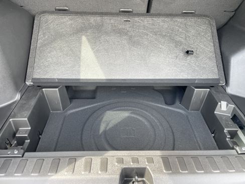 Used 2023 Chevrolet Equinox LT FWD image 29