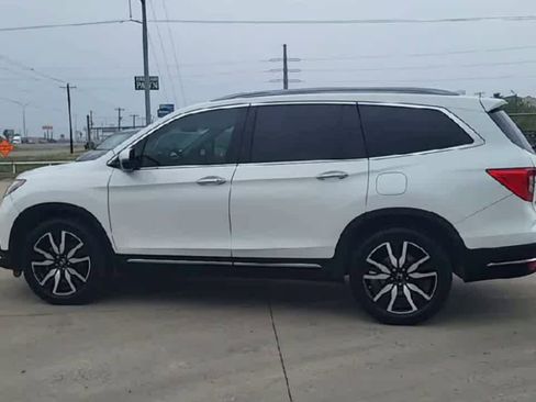 Used 2022 Honda Pilot Touring image 5