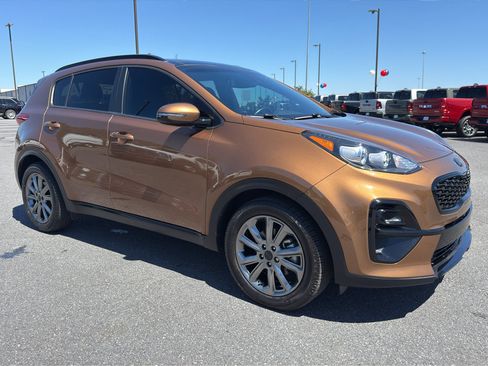 Used 2021 Kia Sportage S w/ S FWD Premium Package image 3