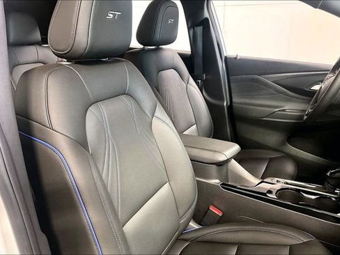 Used 2025 Buick Envista Sport Touring image 7