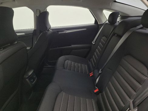 Used 2015 Ford Fusion SE image 18