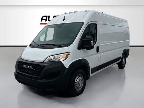 Used 2024 RAM ProMaster 2500 w/ Convenience Group FWD image 3