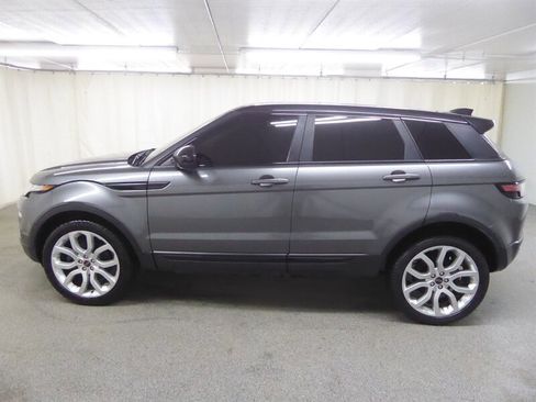 Used 2016 Land Rover Range Rover Evoque SE image 4