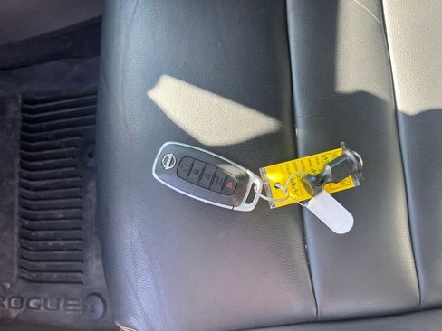 Certified 2024 Nissan Rogue SL w/ SL Premium Package image 31