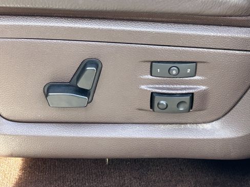 Used 2016 RAM 1500 Laramie Longhorn w/ Convenience Group image 18