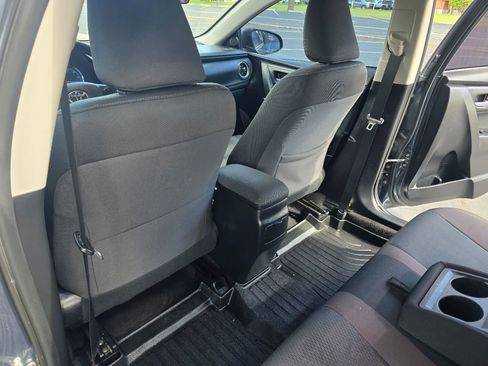 Used 2017 Toyota Corolla LE w/ Carpet Mat Package (TMS) FWD image 20