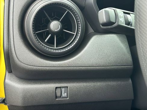 Used 2024 Chevrolet Colorado Trail Boss image 15