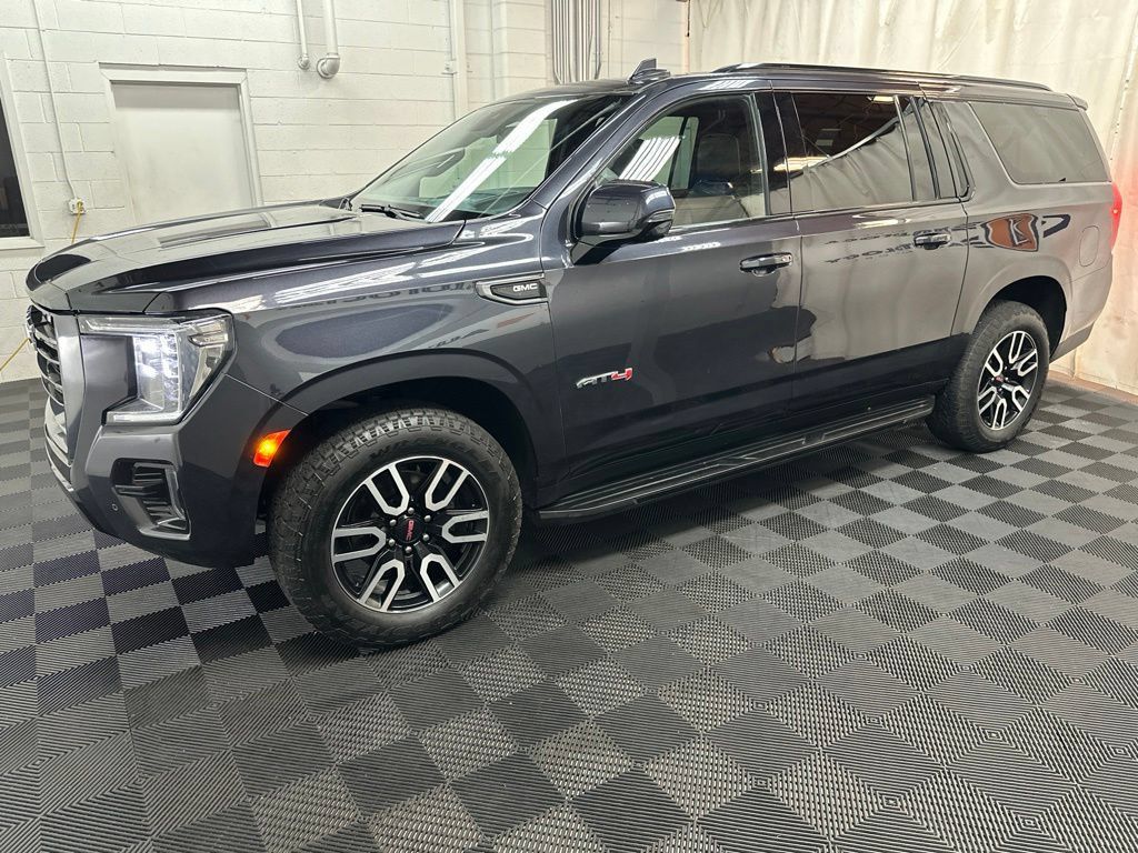 Used 2023 GMC Yukon XL AT4 w/ Technology Package AWD/4WD image 5