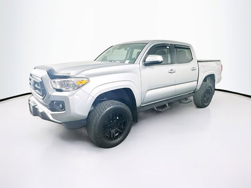 Used 2022 Toyota Tacoma SR w/ SR Convenience Package image 3