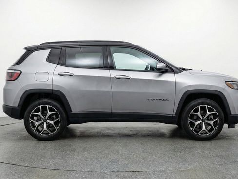 Used 2025 Jeep Compass Limited AWD/4WD image 11