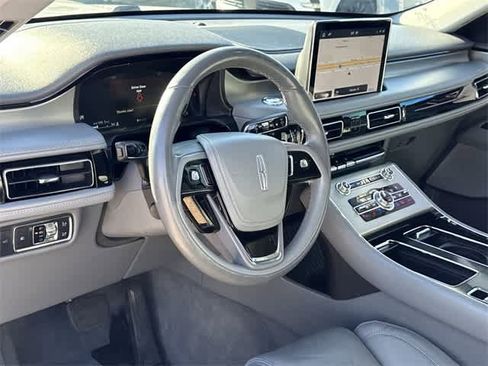 Used 2020 Lincoln Aviator Reserve w/ Equipment Group 202A image 9
