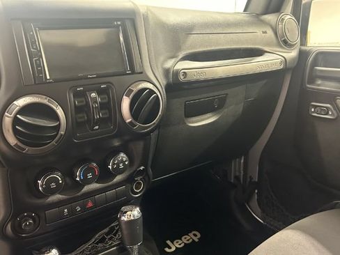 Used 2015 Jeep Wrangler Unlimited Sport w/ Quick Order Package 24S AWD/4WD image 15